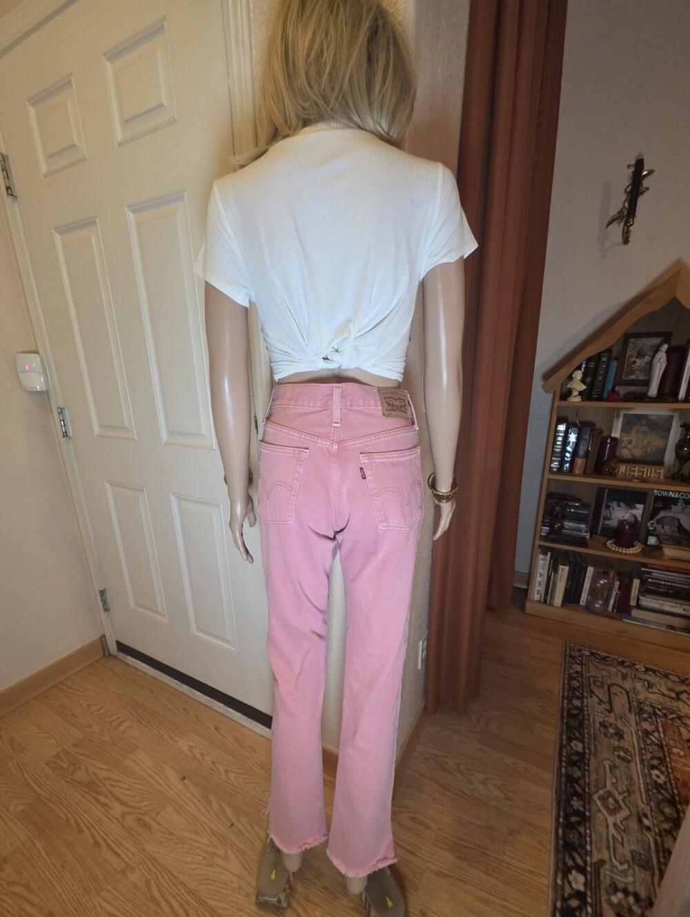Levi's 501 Cropped Straight Leg Jeans Scraped Pale Mauve Pink 24x30 EUC - Picture 10 of 15